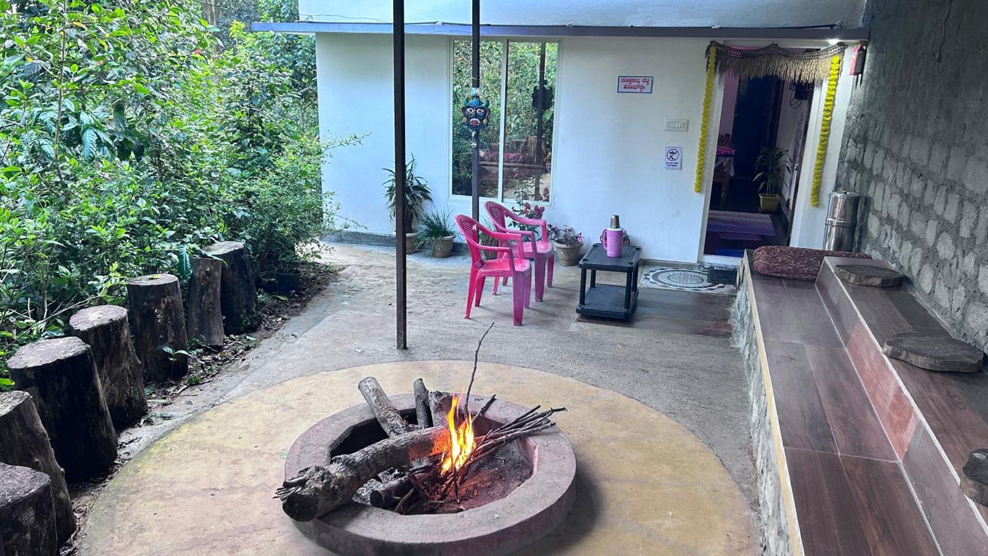 Doddakallu Betta Homestay Coorg Somvārpet Exterior foto
